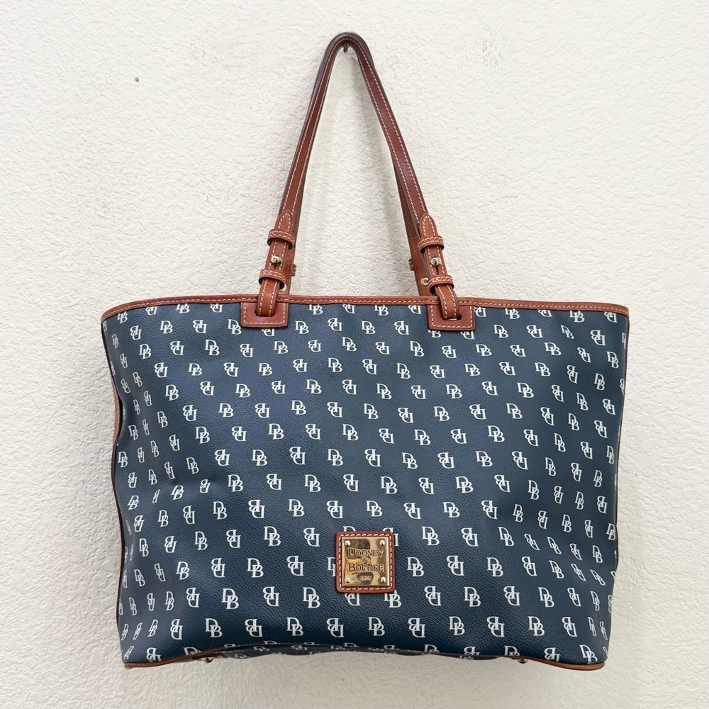 Dooney & Bourke Gretta Leisure Signature Monogram Navy Coated Canvas Large Tote - Picture 6 of 16